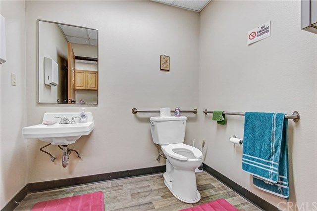 1175 Center St, Riverside, CA 92507